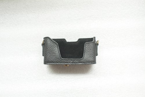 Custodia mezza fotocamera vera